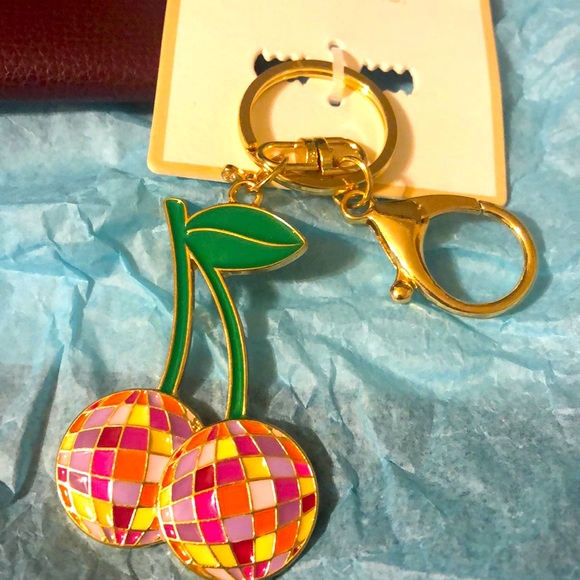 BNWT keychain (000311) - Picture 1 of 6